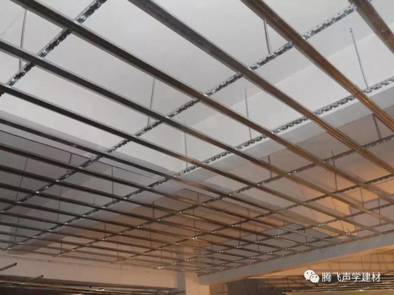 供应镀锌轻钢龙骨平面t型双面烤漆龙骨凹槽黑线龙骨