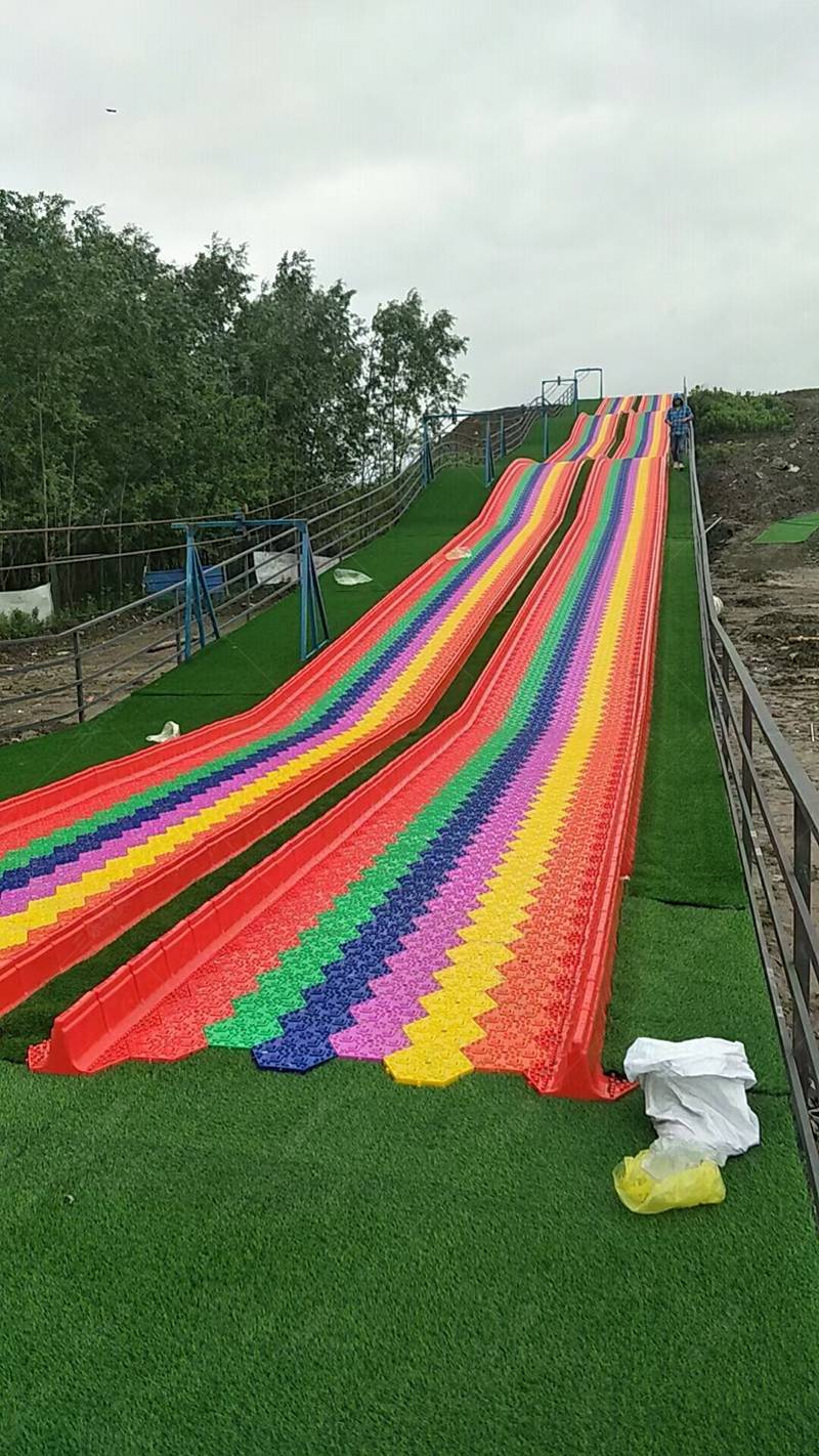 网红彩虹滑道项目款式新颖有趣现场经营吸引人气图片