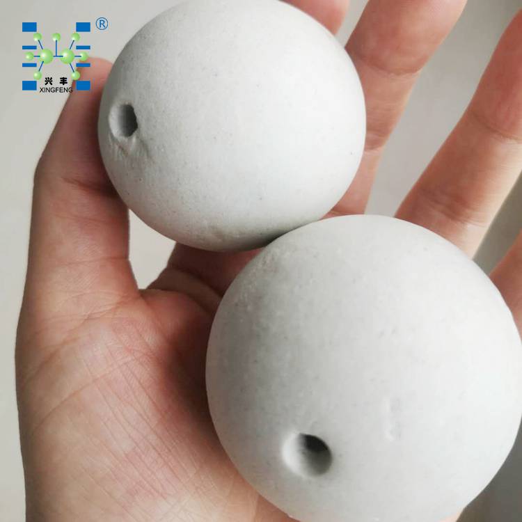 厂家供应50mm开孔瓷球开孔惰性瓷球多孔瓷球开一个孔瓷球