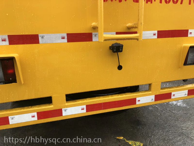 六中家长接娃可免费泊车1小时