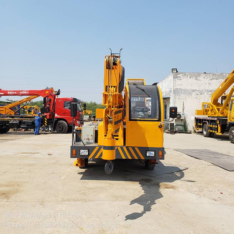 供应6吨变形金刚吊车多功能6吨变形金刚吊车售价