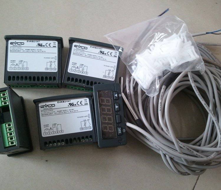 日本泽村伺服电机可调直流电源SP-3 0-70V 10A