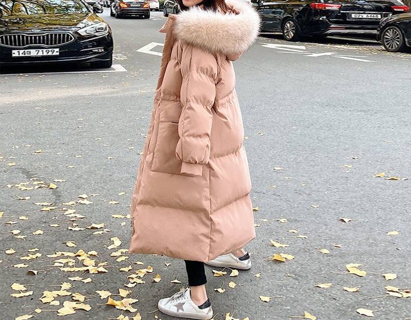 新疆博尔塔拉品牌羽绒服清货加厚包芯纱毛衣女服装批发商从哪里进货