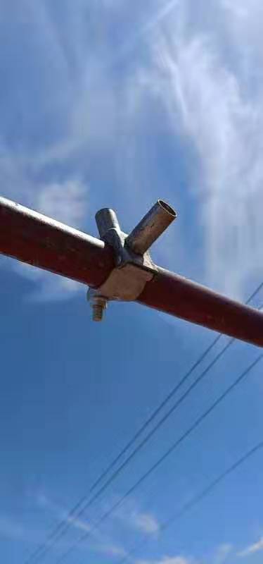 中间大圆是固定48管,两个犄角是插入25拱管或32拱管的.