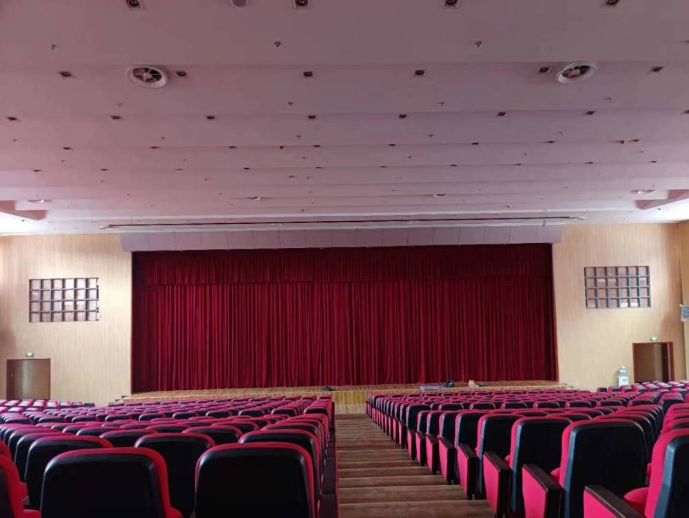 舞台幕布,经《国家消防质量监督检验中心》《国家固定灭火系统和耐火