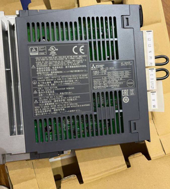 维修MR-ESCBL30M-L日本三菱伺服线缆 HF-MP13带电机