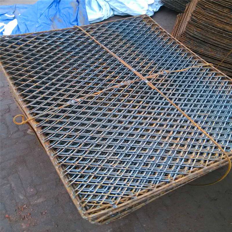 厂家销售菱形孔钢板网脚手架钢板网重型脚踏钢板网钢笆片菱形钢板网