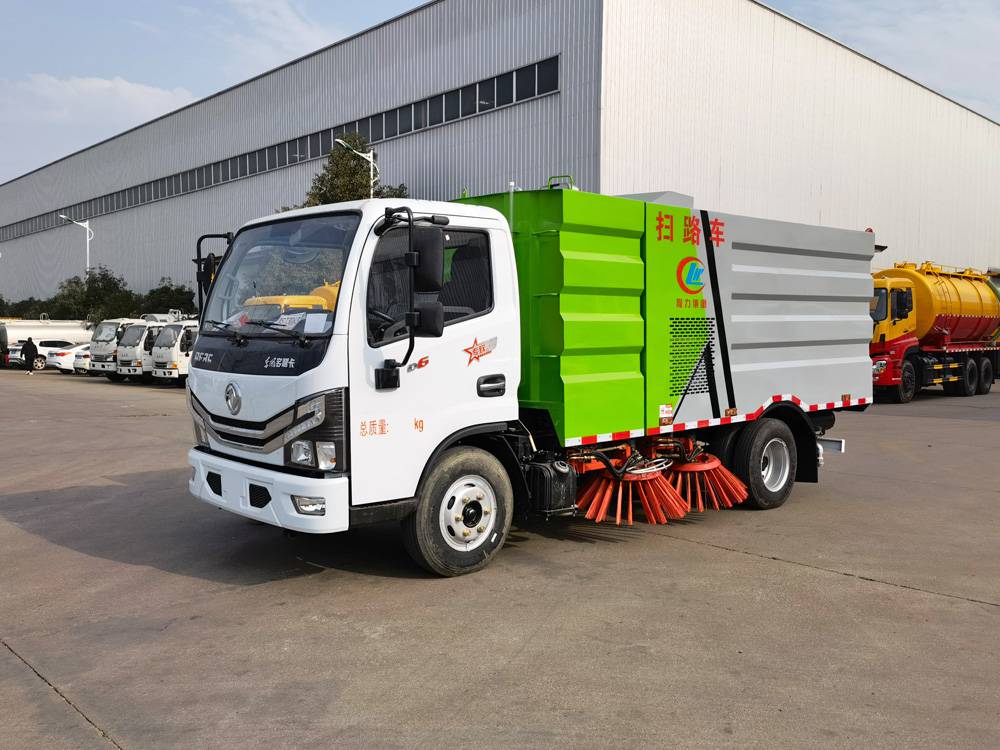 东风5方工地洒水清扫车扫地车程力威牌clw5071tsl6扫路车