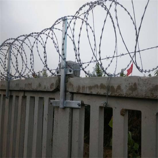 哈尔滨镀锌刀片刺绳厂家五常机场刀片刺网乐博供应-中国供应商