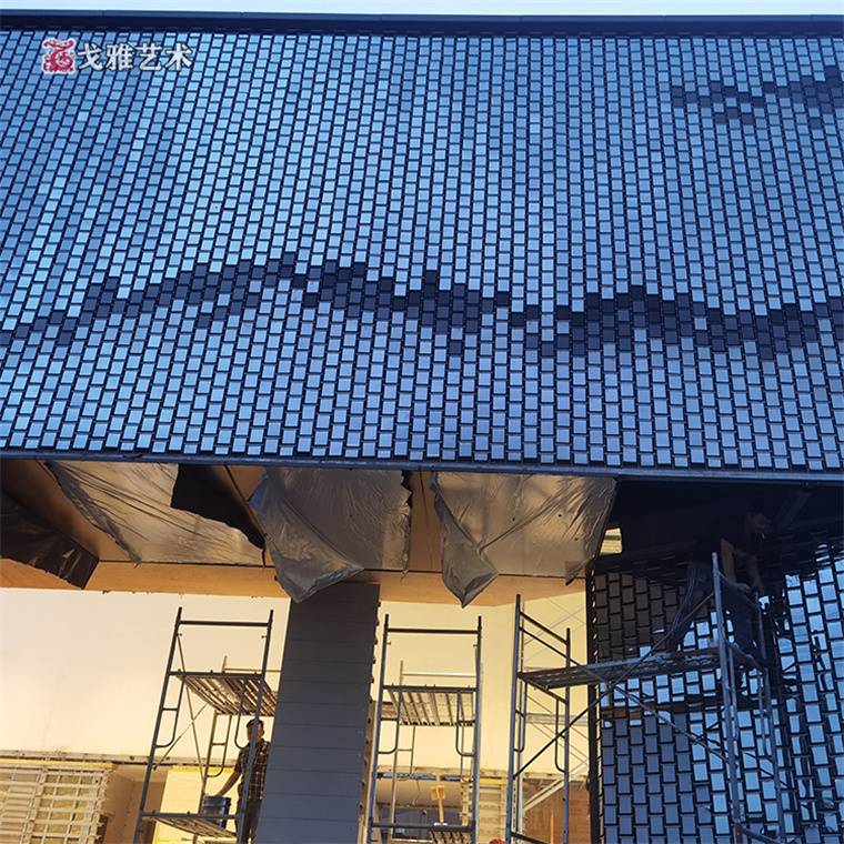 【户外幕墙风动片安装设计拍摄风动背景墙 施工工艺 风铃幕墙厂家价】