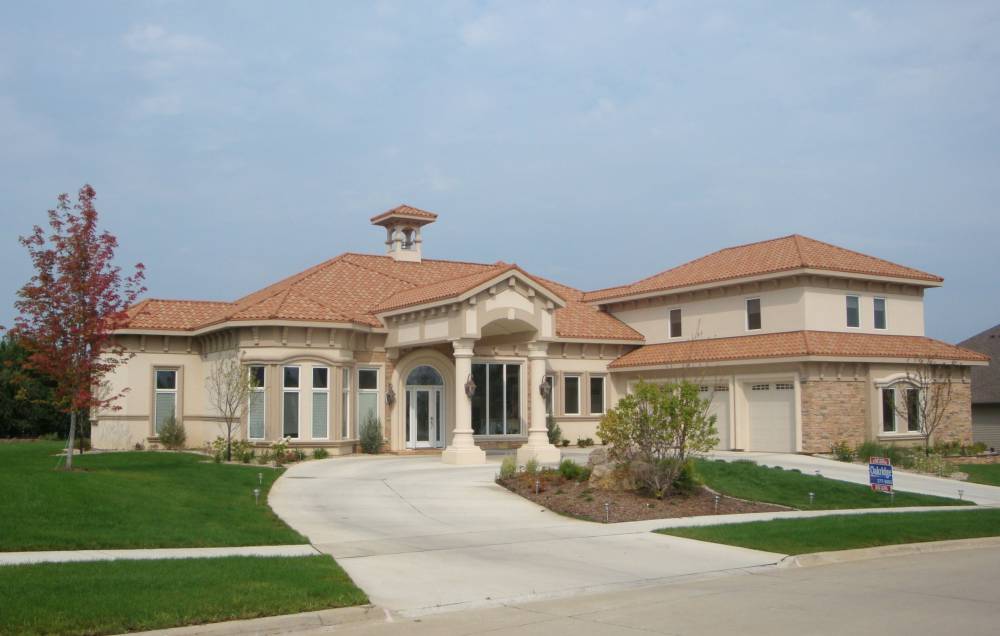 轻钢别墅瓦寿命长不掉色淮南买好瓦请找圣戈邦