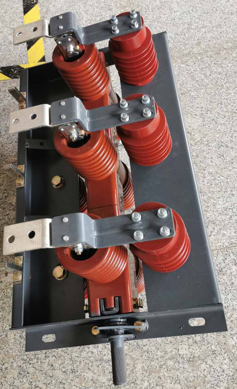 gn30-12旋转式户内高压隔离开关