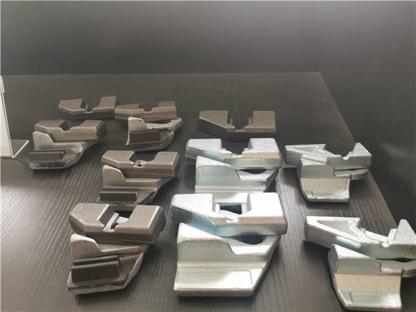 泉货物堆场钢轨压板、行车压板公司