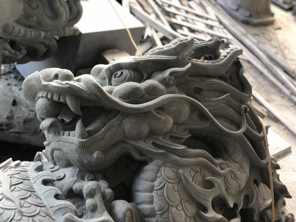 厂家加工石雕缠龙柱景观文化石柱花岗岩盘龙柱雕刻寺庙龙柱