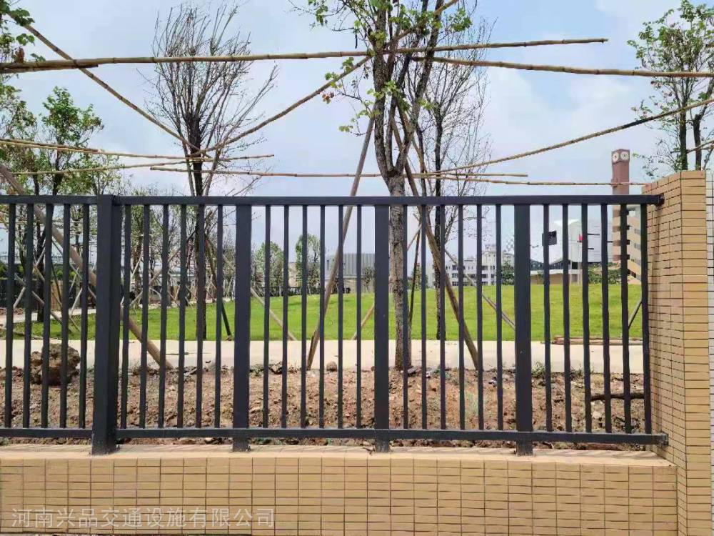 安装郑州学校幼儿园铝艺大门院墙镀锌方管围栏小区铸铁围墙栏