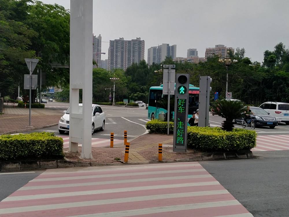 深圳业勤交通红绿灯厂家一体式交通信号灯一体式广告人行信号灯人行横