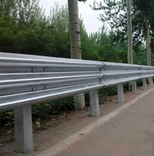 交通安全设施波形梁护栏公路护栏防撞护栏