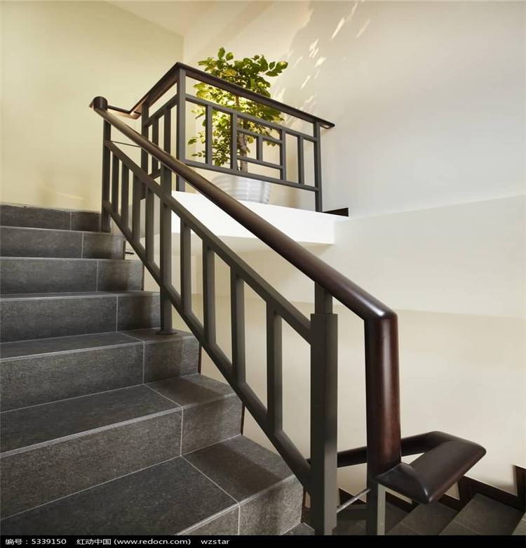 驻马店楼梯扶手不锈钢楼梯扶手铁艺楼梯扶手玻璃楼梯扶手阳台护栏