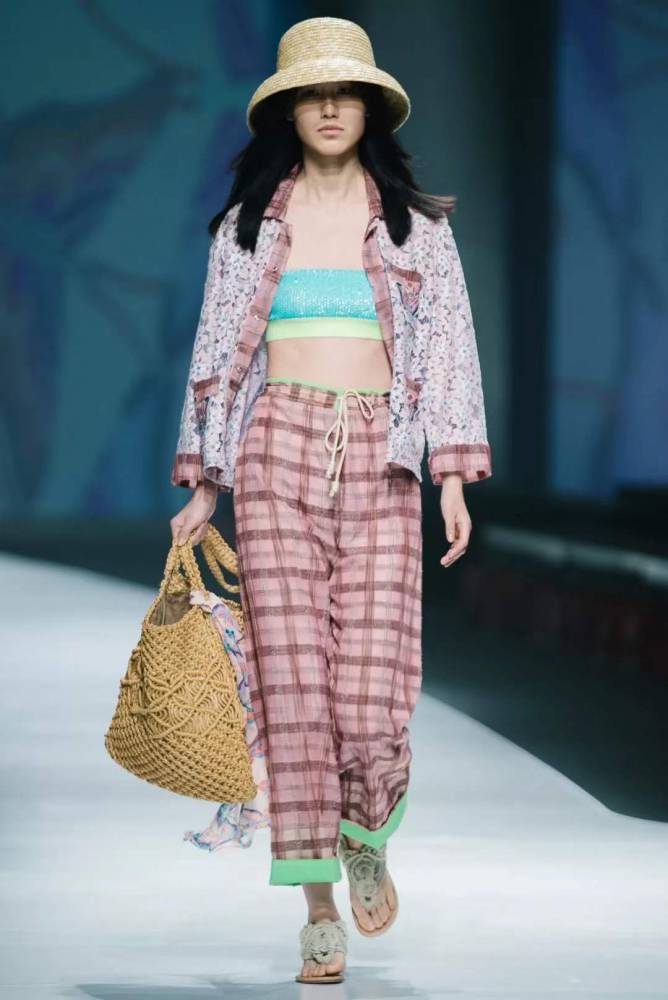 谭燕玉viviennetam女装歌力思恩裳菲诺格诺专柜品牌女装批发