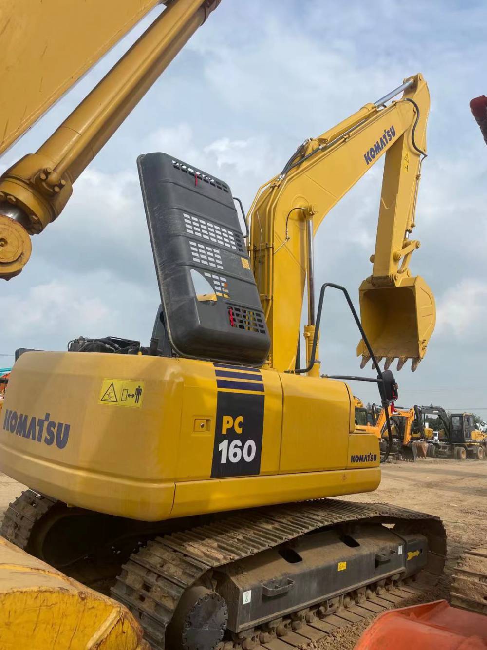 急转二手挖掘机进口小松160小松二手挖掘机手续两年全国免费配送急