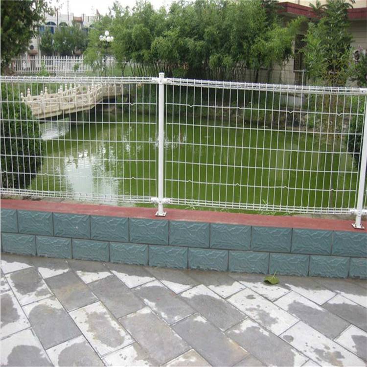 项目工地封闭铁丝网绿色金属围栏网2米高金属围墙网