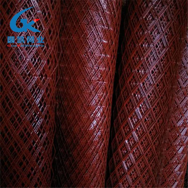 国凯丝网钢板网卷网红漆菱形防护网红色菱形卷网防护网