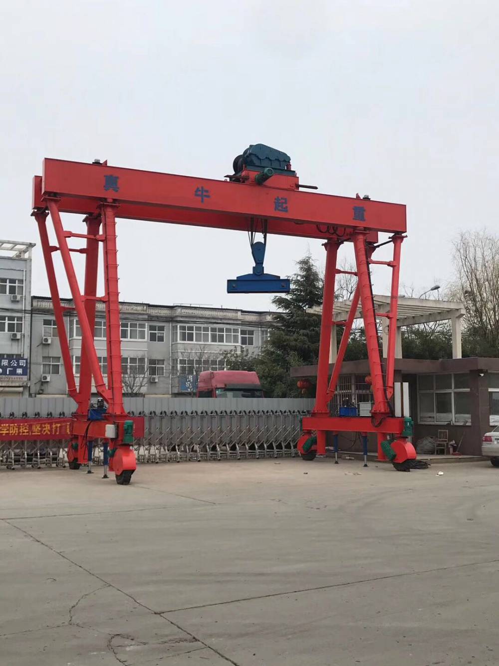 河南真牛路桥门机龙门吊轮胎吊
