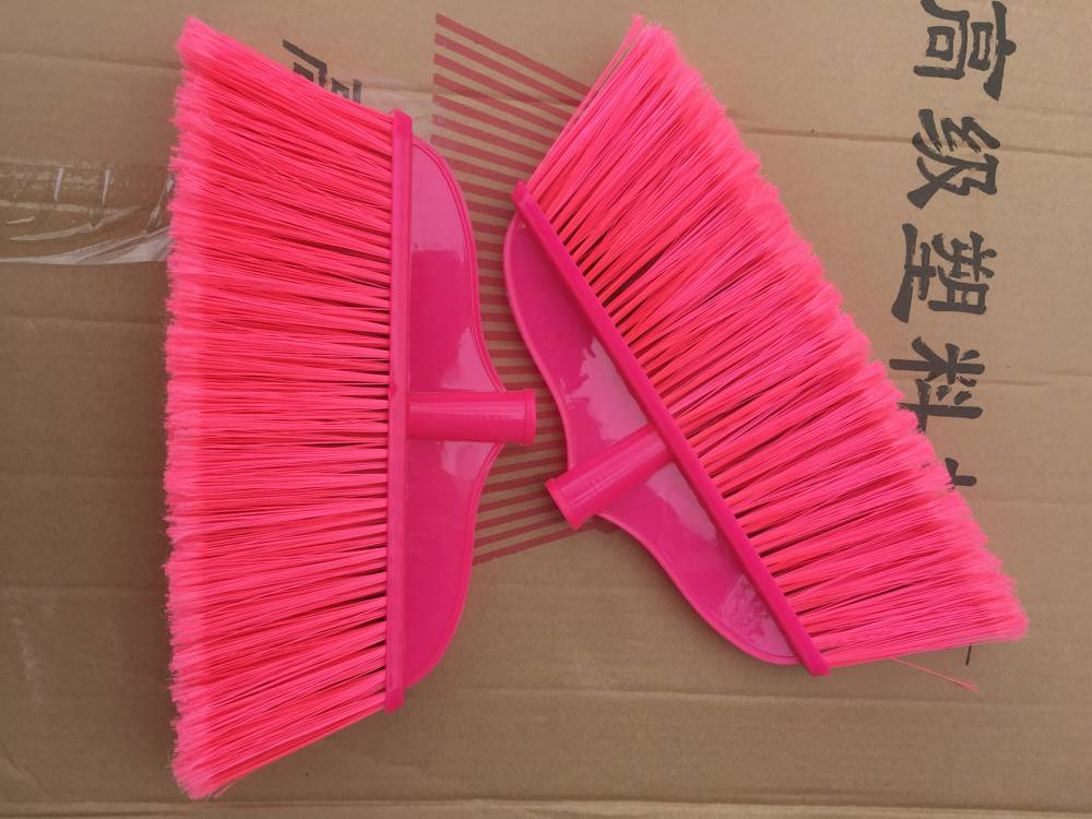 扫把头厂价多款式单手中号塑料清洁用具批发优良扫把头