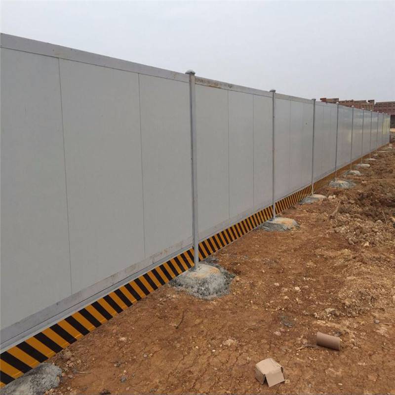 吉林彩钢板围挡施工外围彩钢围挡塑料仿真草围墙