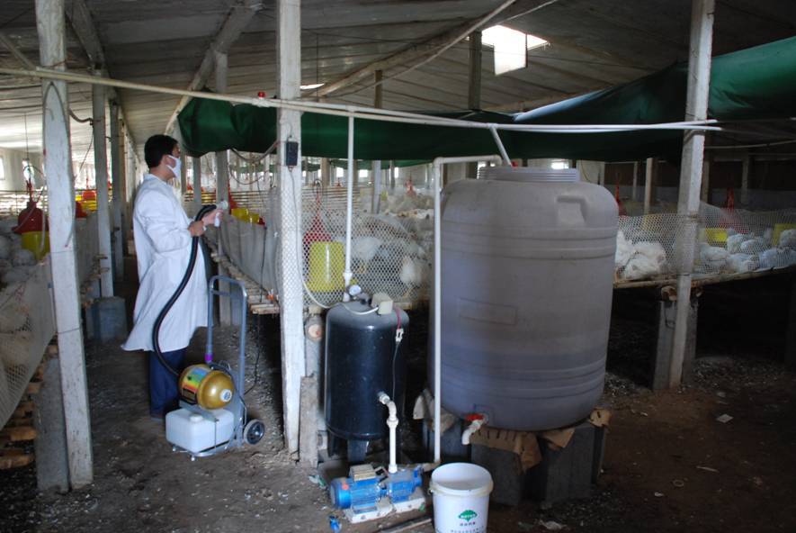 养殖场消毒喷雾器养猪场消毒喷雾器人员通道喷雾消毒机