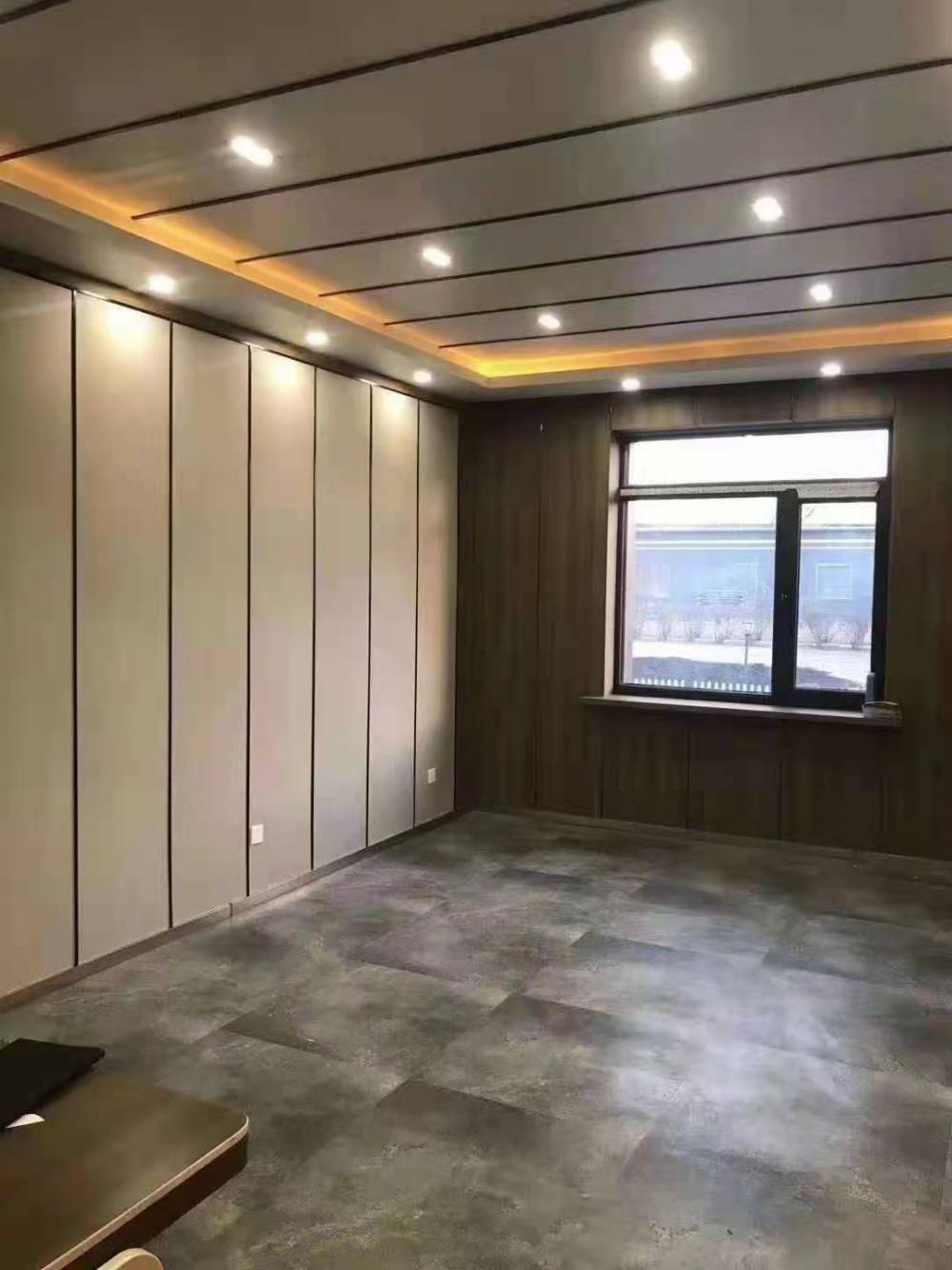 木饰面护墙板厂竹木纤维防水防潮板办公室装修材料施工方便