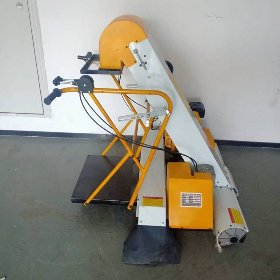 汽油收谷机价格自走式谷物装袋机路边晒场收谷装袋机