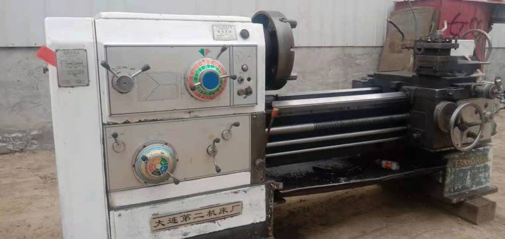 处理二手大连二机cw6163c卧式车床二手1米卧车二手大连车床