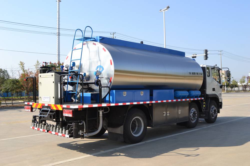 沥青洒布车系列报价沥青洒布车系列厂家就选同兴专汽力气ing洒