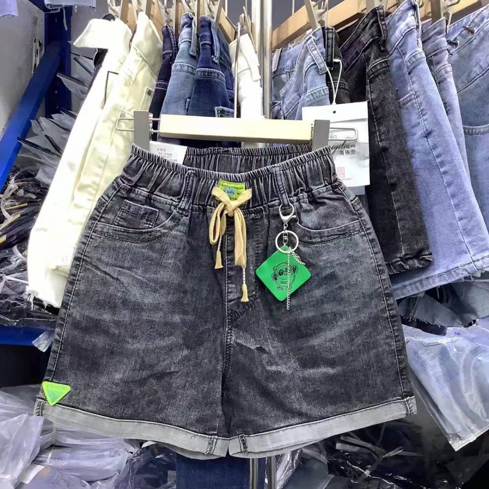 广西贺州韩版小脚牛仔裤女装库存尾货牛仔裤弹力时尚小脚牛仔裤几元时尚杂款女装