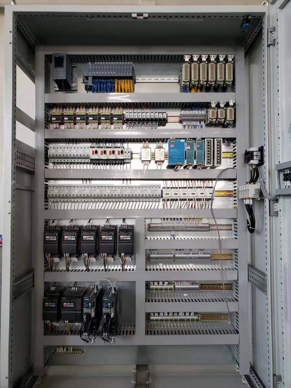 非标自动化设备外包配电柜接线外包配电柜接线外协自动化设备组装接线