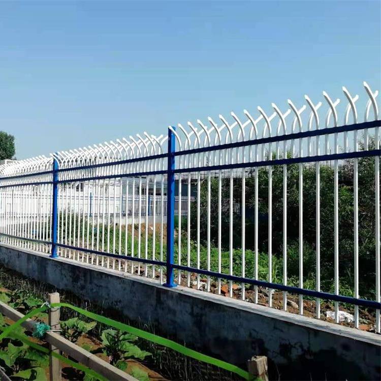 领冠生产f型非标锌钢栅栏绿色横竖方管穿插型护栏