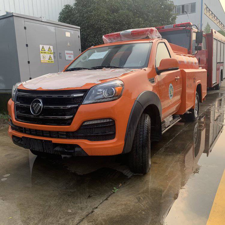 皮卡式森林消防车水罐容积15吨四驱通过性强支持定制