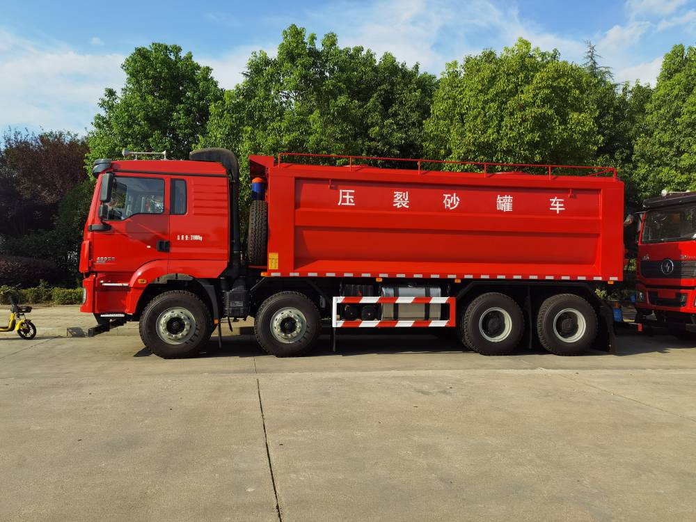 陕汽德龙m3000压裂砂罐车陕汽德龙前四后八压裂砂罐车