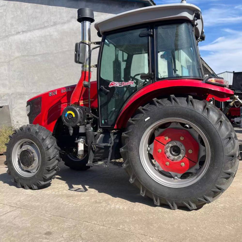 深耕翻地拖拉机东方红704拖拉机多功能四轮耕地旋耕机