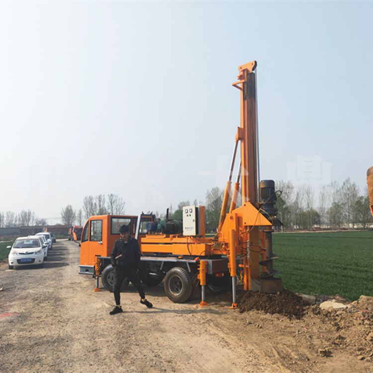 长螺旋打桩机,cfg螺旋打桩机,公路护栏打桩机;楼房地基打桩机;拖拉机