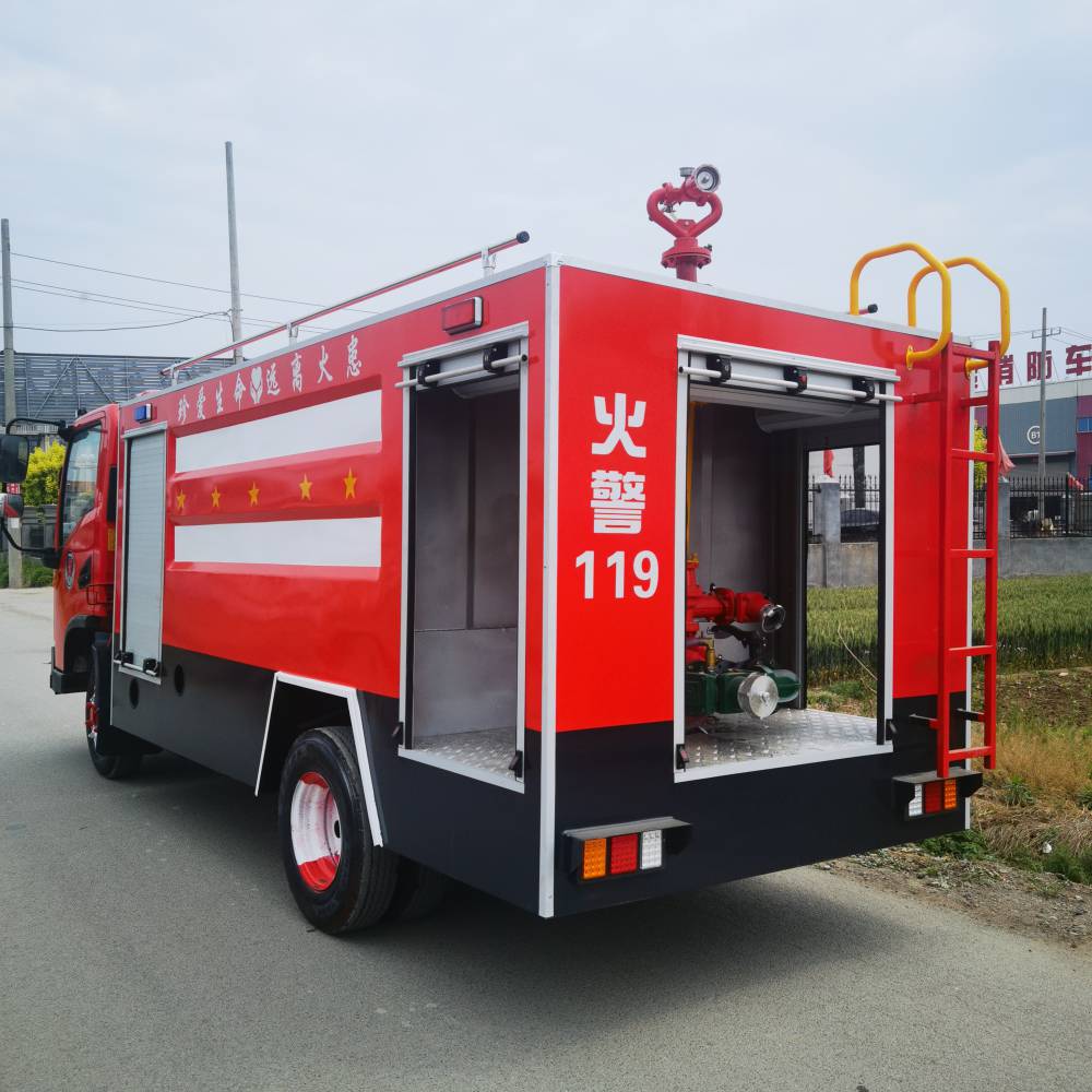 库存消防泵消防车5吨 小区学校配置水罐消防车 正规一体泡沫消防车