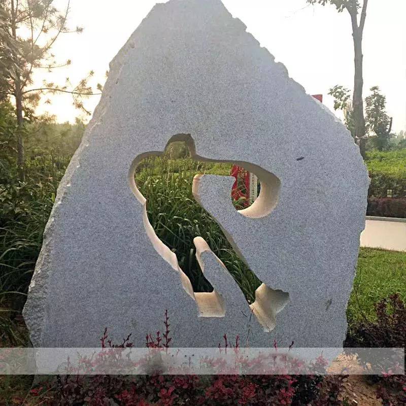 石雕风景石花岗岩镂空抽象运动人物摆件公园景观石头雕塑曲阳万洋雕刻