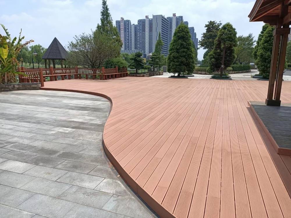 户外塑木木塑地板栈道木地板公园步道地板户外花园地板