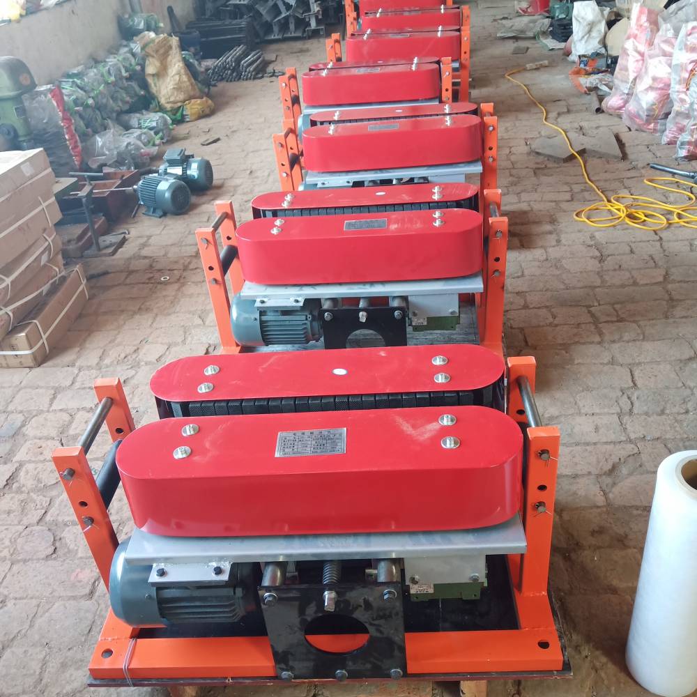 线缆敷设机型号小型快速履带式电缆输送机桥架仪表线缆牵引机
