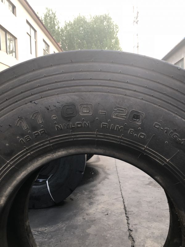 110020110020光面胶轮压路机河南风神轮胎