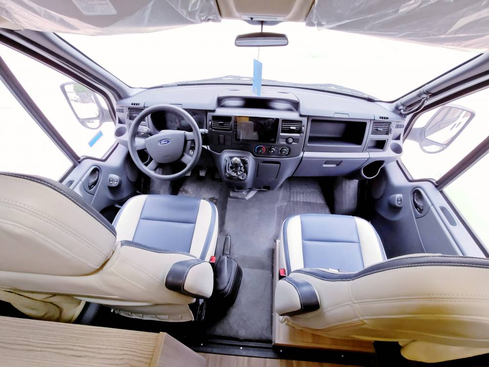 福特新世代v348旅居车在哪里买的旅居车在厂家位置