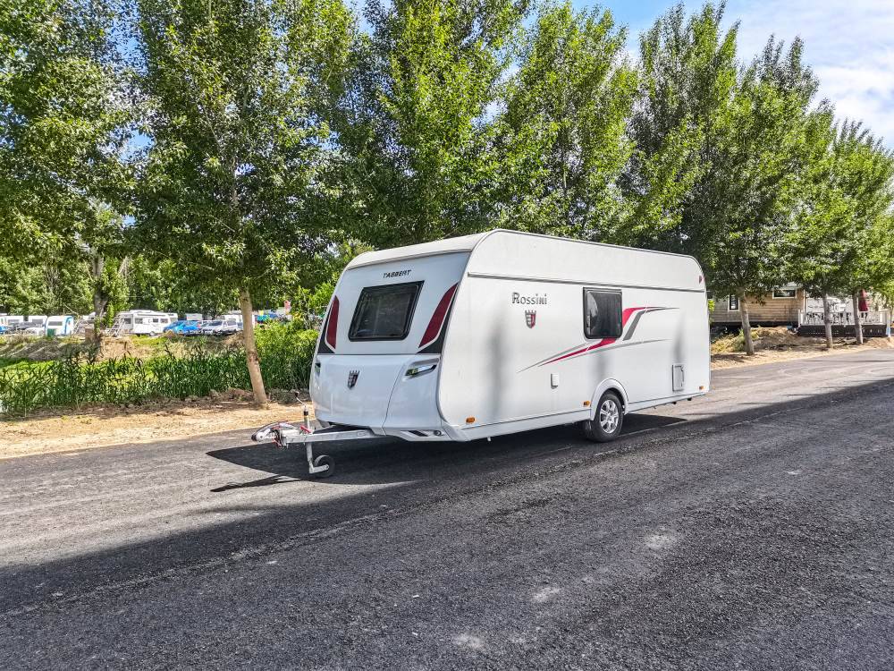 欧洲进口a型中规公路拖挂房车德国进口a型拖挂式房车特比特罗西尼490