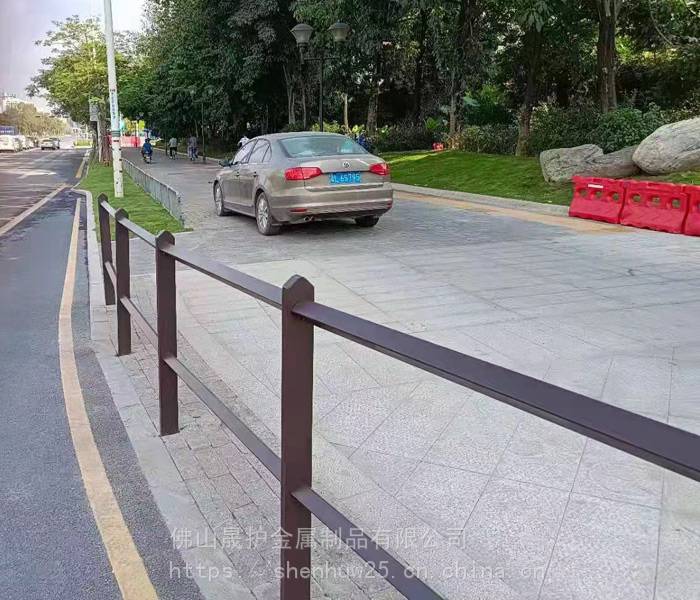 深圳机非道路护栏厂家惠州路边防撞栏甲型护栏