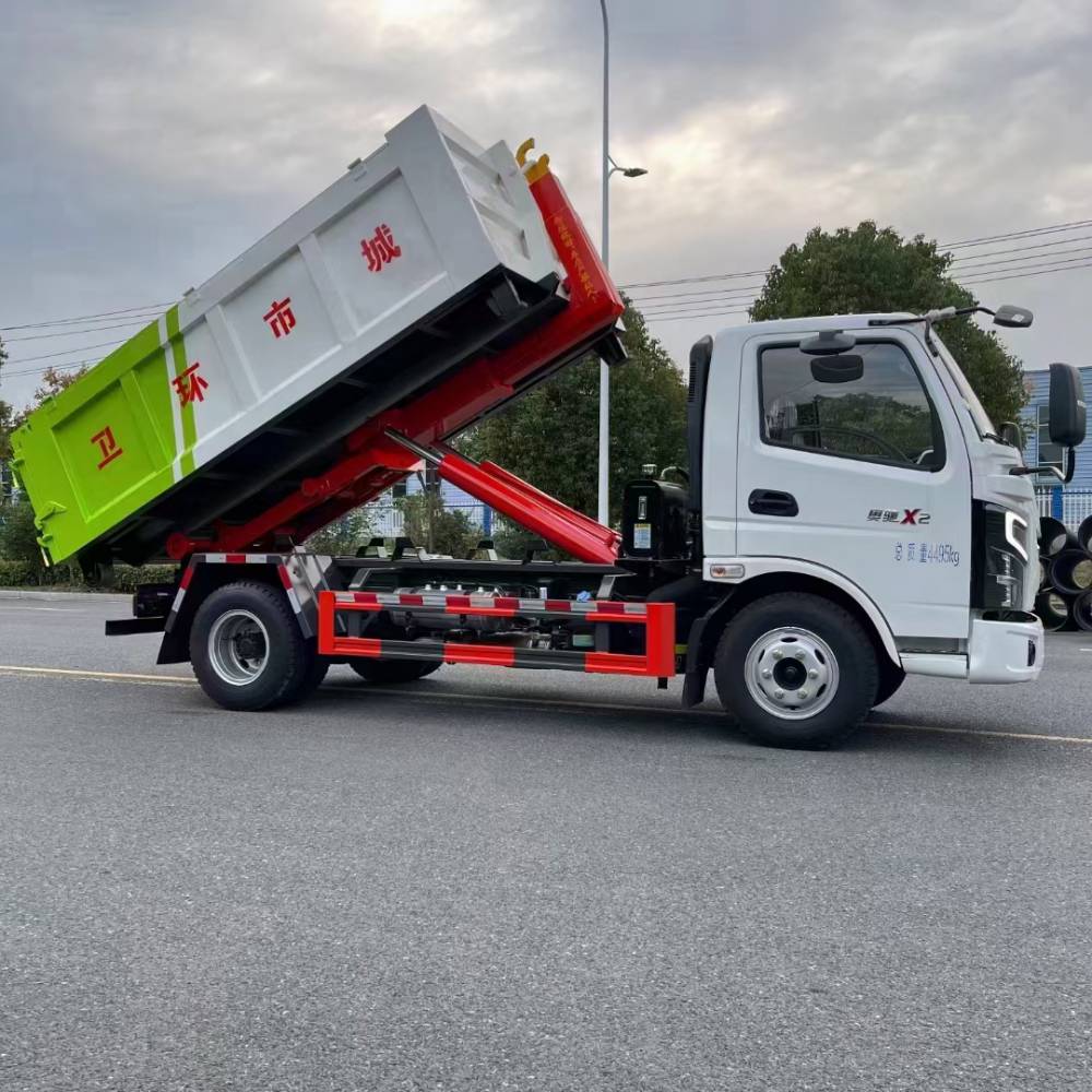 飞碟奥驰勾臂垃圾车小型车厢可卸式垃圾转清运车